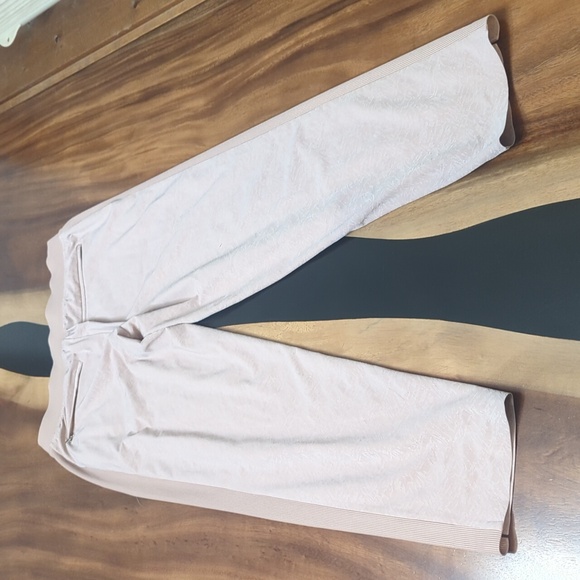 Athleta Brooklyn Textured Ankle Pants Blush Size 6 - Picture 6 of 7